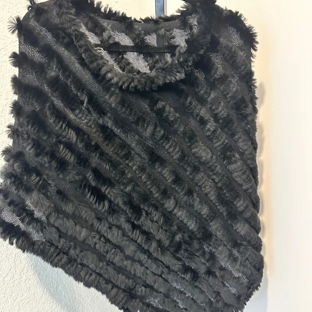 Chic Black Rabbit Fur Poncho - Picture 1 of 2